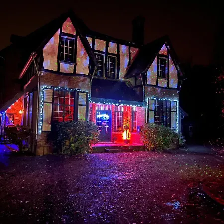 Le Pavillon Du Bois De Buis Bed & Breakfast *